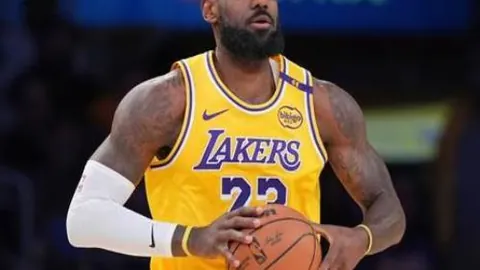 “李怡婧与罗徐敏马来西亚羽毛球公开赛晋级半决赛”